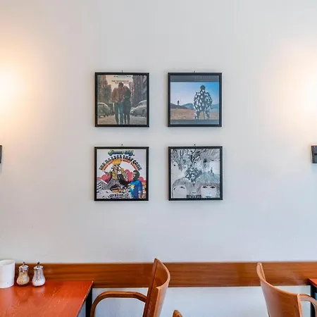 Atlantico Self Check-in Лугано